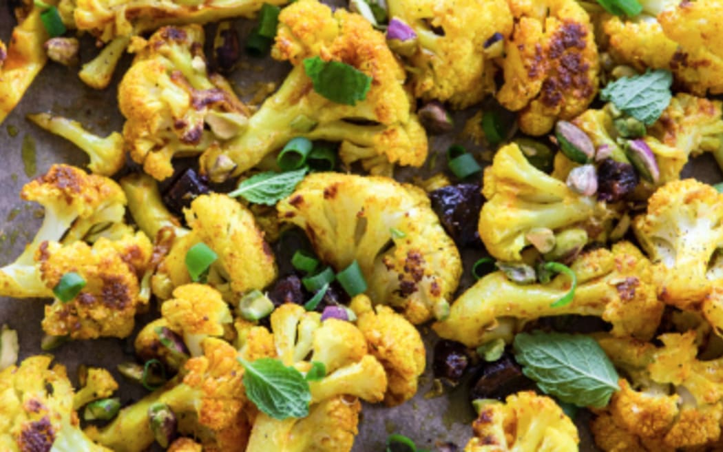 Tumeric roasted cauliflower salad