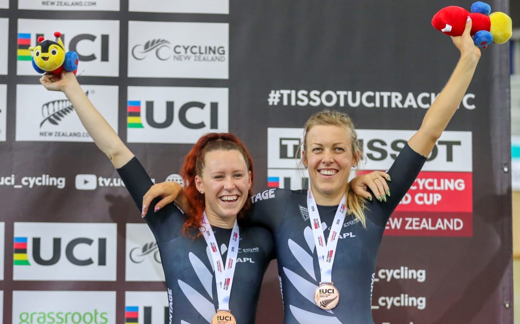 New Zealand's Racquel Sheath and Rushlee Buchanan win bronze at UCI track Cycling World Cup.