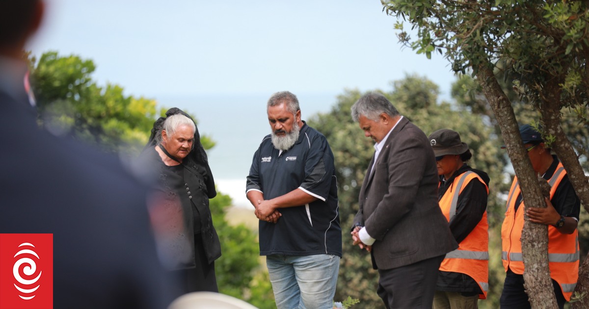 Ceremony marks first anniversary of Muriwai firefighters' deaths - Vimarsana News