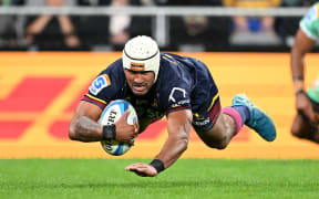 DUNEDIN, NEW ZEALAND - APRIL 12: Taniela Filimone of the Highlanders scores his second try during the round nine Super Rugby Pacific match between Highlanders and Fijian Drua at Forsyth Barr Stadium, on April 12, 2025, in Dunedin, New Zealand. (Photo by Joe Allison/Getty Images)