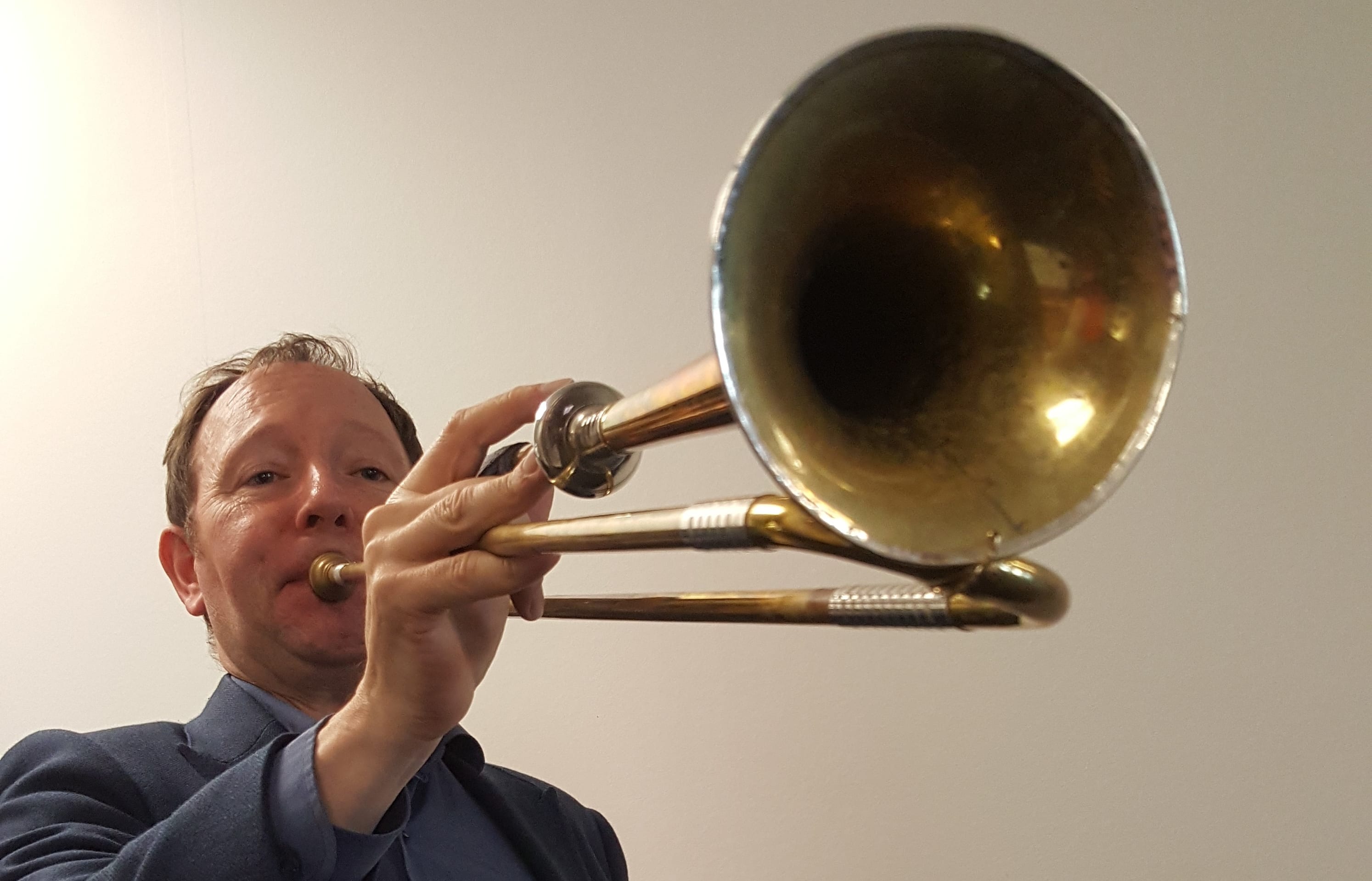 Gordon Lehany plays the natural trumpet