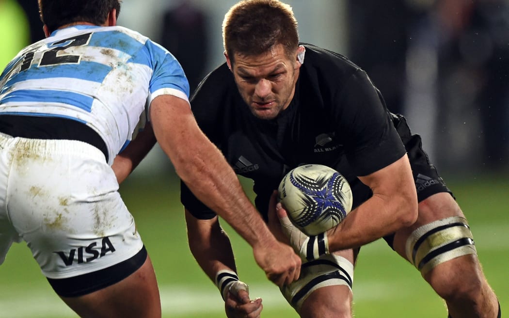 Richie McCaw on the charge against the Pumas in his final test in Christchurch.