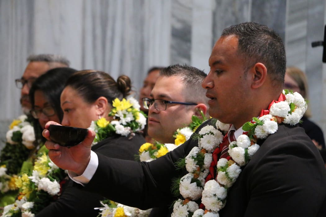 Anae Dr Neru Leavasa says a few words during the 'Ava ceremony at parliament. December 30 2020.