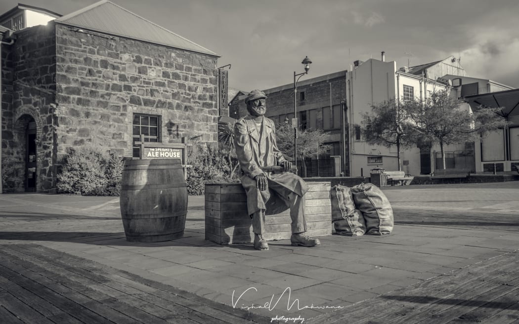 Captain Henry Cain statue in Timaru