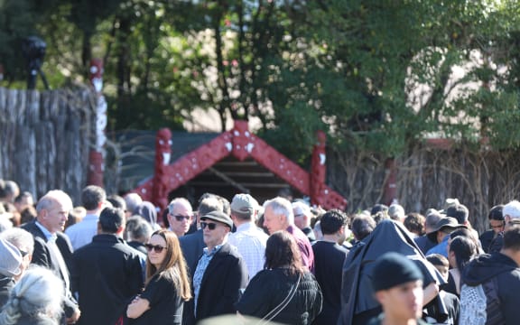 Mourners arrive at Tuurangawaewae Marae on 2 September - day four of Kiingi Tuheitia's tangihanga.