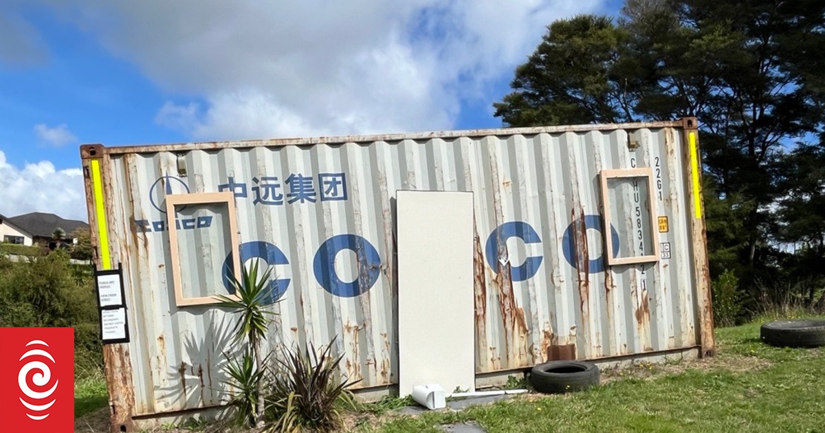 Controversial, 'ugly' container project to get public toilet in Hamilton - Vimarsana News