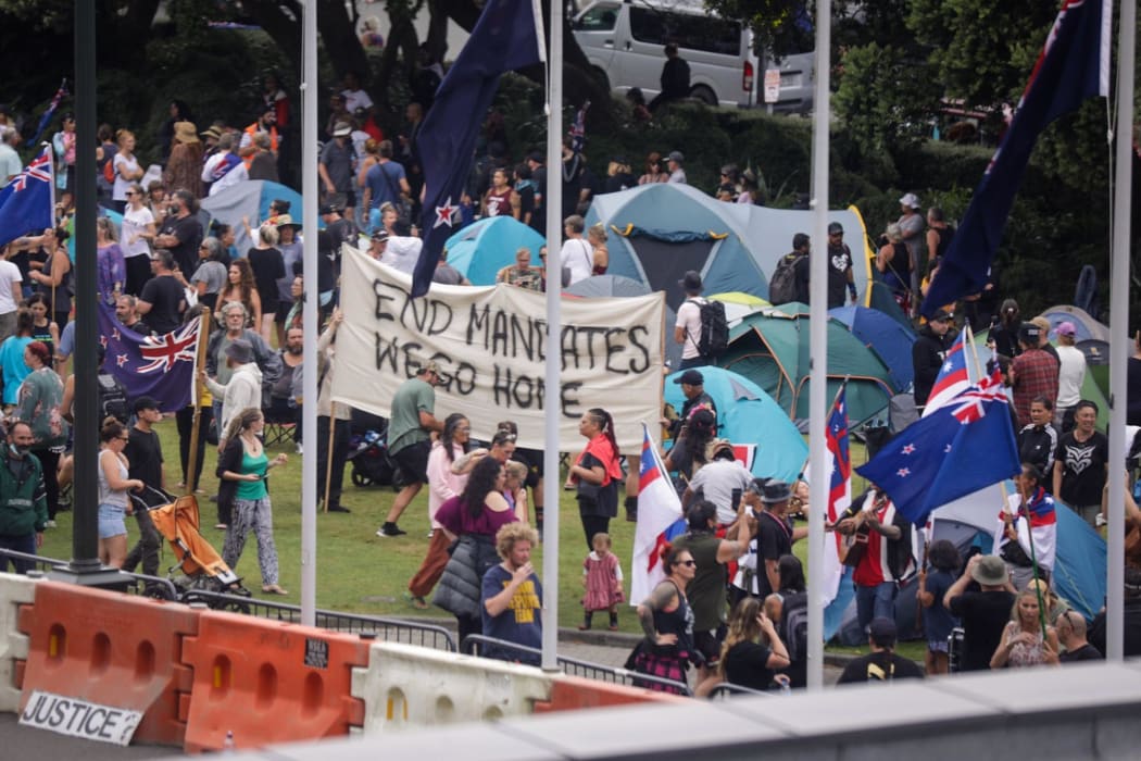 Tensions are rising outside Parliament, where anti-mandate demonstrators have been rehearsing how they'll respond when the police make further arrests.