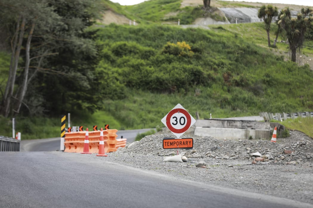 Road works continue on the Inland route to Kaikoura.