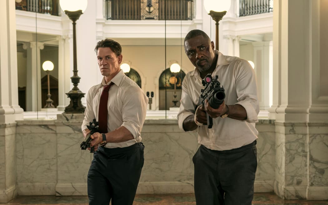 A still from the movie Heads of State.