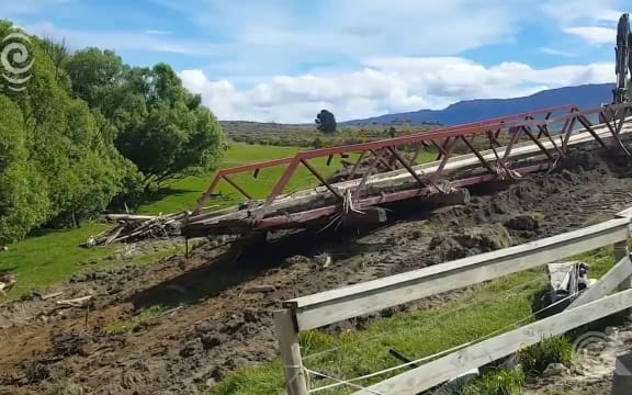 Historic Sutton Bridge removed but its future unclear: RNZ Checkpoint