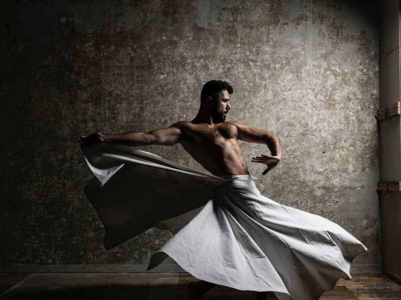 An image of Ahmad Joudeh mid-spin.