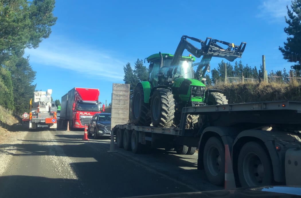 Backlog of trucks heading south on Arundel-Rakaia Gorge Road
