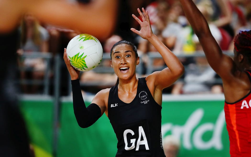 Silver Ferns shooter Maria Folau pleading with mid-courters