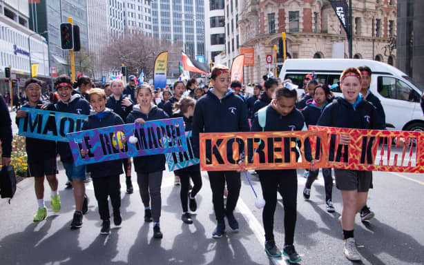 Parade spreads te reo Māori message through capital | RNZ