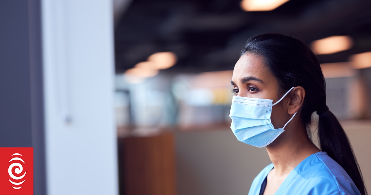 Graduating nursing students nervous about delays to job offers