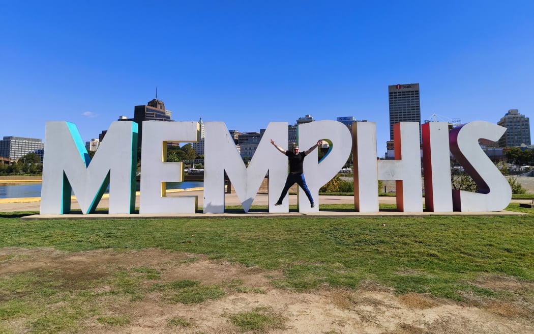 Memphis sign