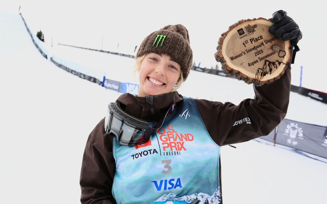 Zoi Sadowski-Synnott wins Snowboard Big Air World Cup | RNZ News