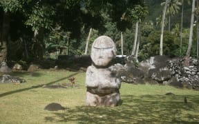 Carving at Arahurahu