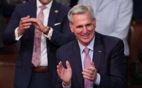 WASHINGTON, DC - JANUARY 07: U.S. House Republican Leader Kevin McCarthy (R-CA) celebrates after being elected Speaker of the House in the House Chamber at the U.S. Capitol Building on January 07, 2023 in Washington, DC. After four days of voting and 15 ballots McCarthy secured enough votes to become Speaker of the House for the 118th Congress.   Win McNamee/Getty Images/AFP (Photo by WIN MCNAMEE / GETTY IMAGES NORTH AMERICA / Getty Images via AFP)