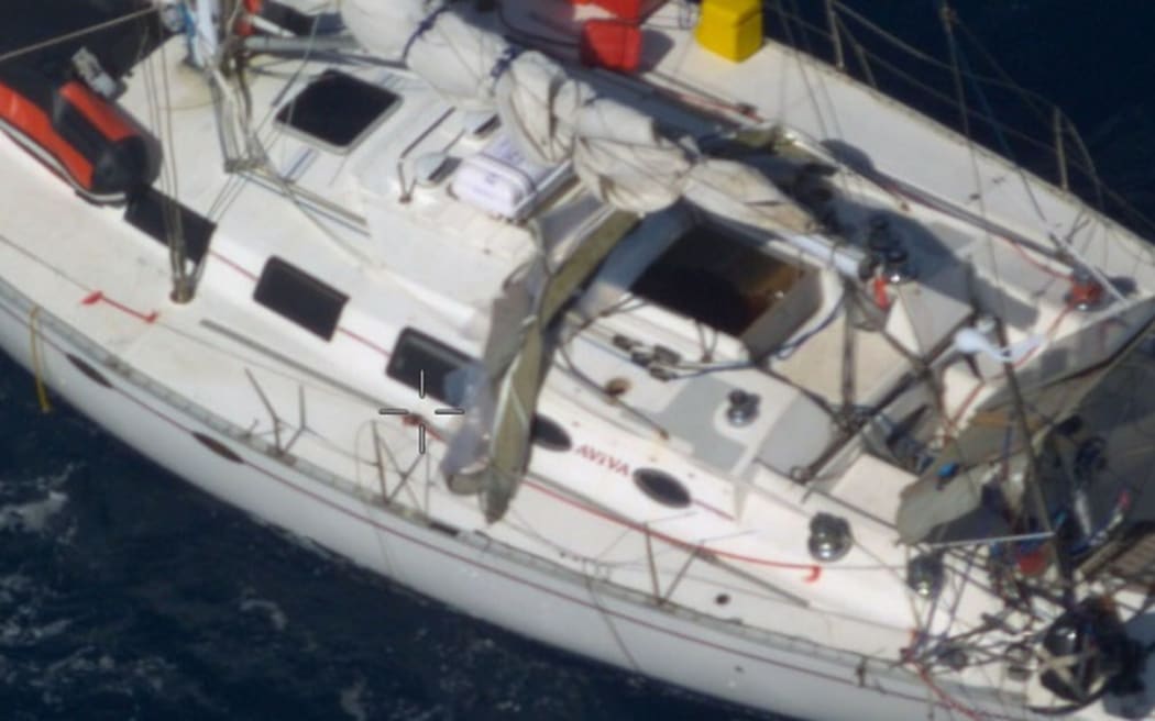 The Australian Maritime Safety Authority has been coordinating the rescue of the crew members from a 14.2m vessel currently 164nm (305km) East of Lord Howe Island.