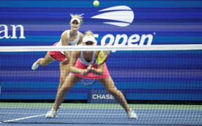 New Zealand's Erin Routliffe and Canada's Gabriela Dabrowski in action at the 2023 US Open.