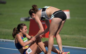 Nikki Hamblin, right, and Abbey D'Agostino after Hamblin fell during the 5000m Round 1 race at Rio.