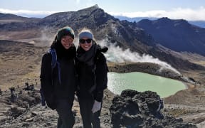 Susi Vormvald and Alina Stamm on the Tongariro Crossing.