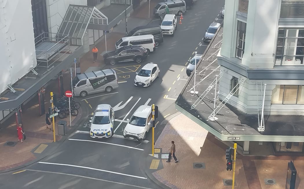 Police are responding to a report of an item of concern at a premises on Brandon Street, Wellington Central. The road will be closed at Featherston Street and Lambton Quay while staff assess the item.