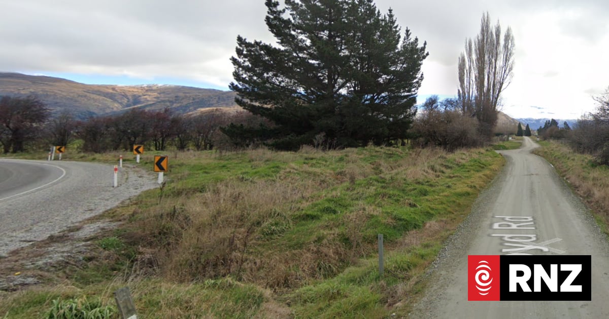 Queenstown crash leaves one dead, three injured