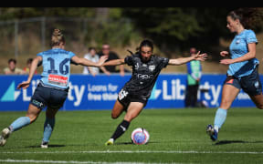 Phoenix Michaela Robertson (C with Sydney Jordan Thompson (L) during the A-League Women - Wellington Phoenix FC v Sydney FC at Porirua Park. 17 March 2024. © Copyright image by Marty Melville / www.photosport.nz