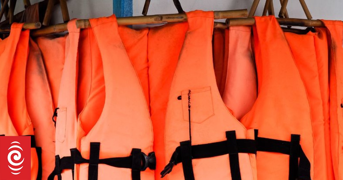Man rescued after being taken out to sea - Vimarsana News