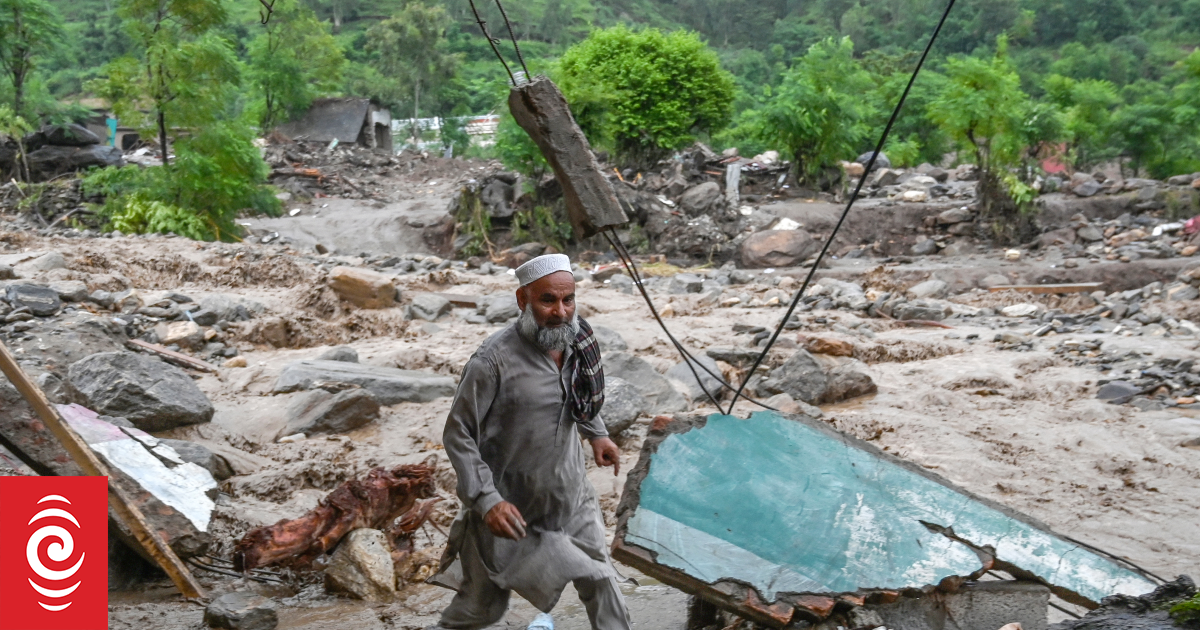 Pakistan resumes rescue operations in flood-hit areas; death toll ...