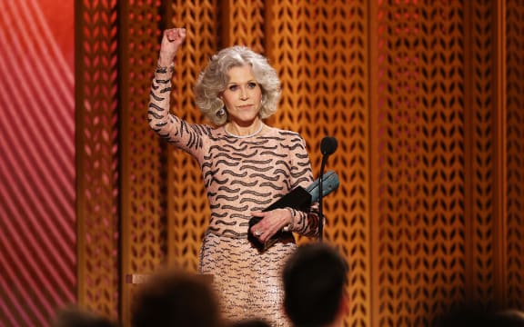 LOS ANGELES, CALIFORNIA - FEBRUARY 23: Honoree Jane Fonda accepts the SAG Life Achievement Award onstage during the 31st Annual Screen Actors Guild Awards at Shrine Auditorium and Expo Hall on February 23, 2025 in Los Angeles, California.   Matt Winkelmeyer/Getty Images/AFP (Photo by Matt Winkelmeyer / GETTY IMAGES NORTH AMERICA / Getty Images via AFP)
