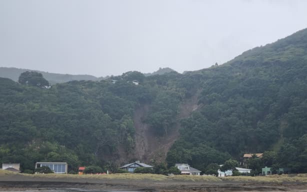 Large slips at South Piha.