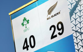 Ireland beat All Blacks 2016.