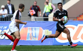 New Zealand Sevens player Pita Ahki playing in 2013.