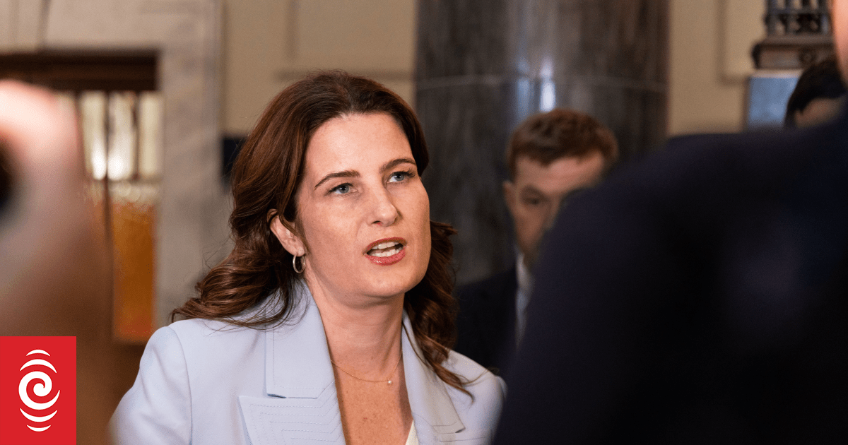 Adopting Australia's inflation target 'insane economic illiteracy' - Finance Minister