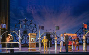 A scene from Cosi fan tutte at The Met