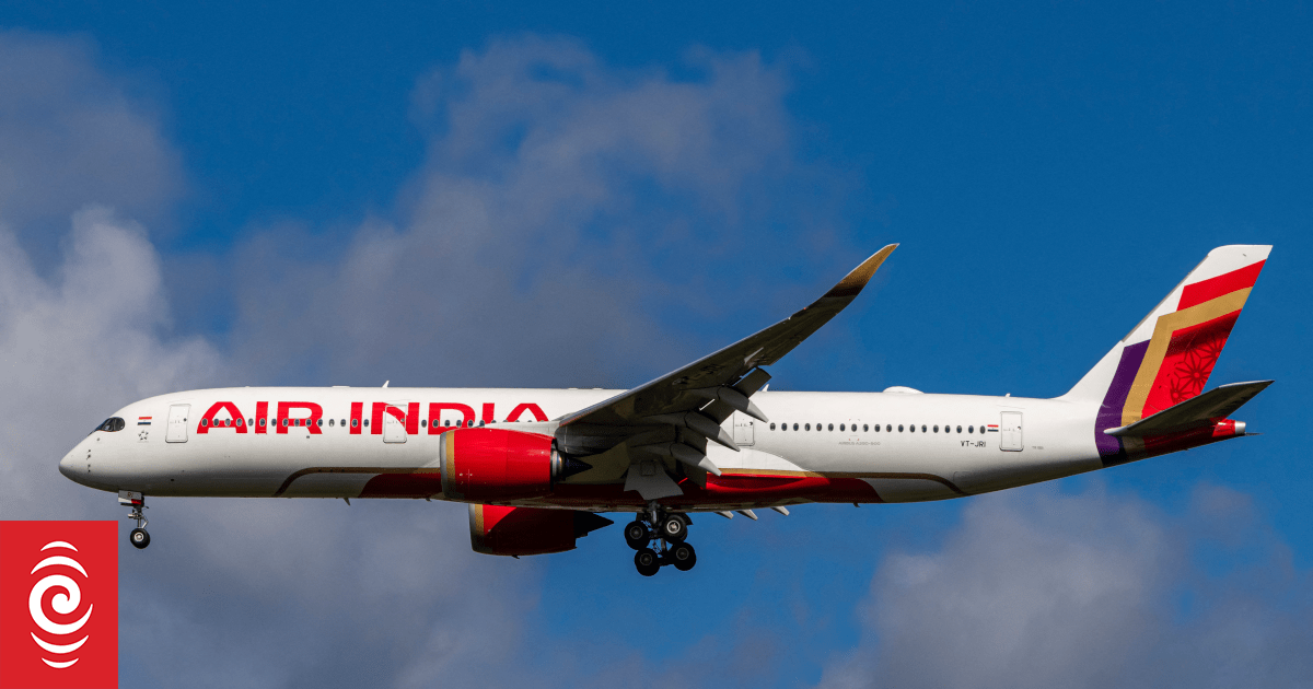 Air India plane heading to London crashes