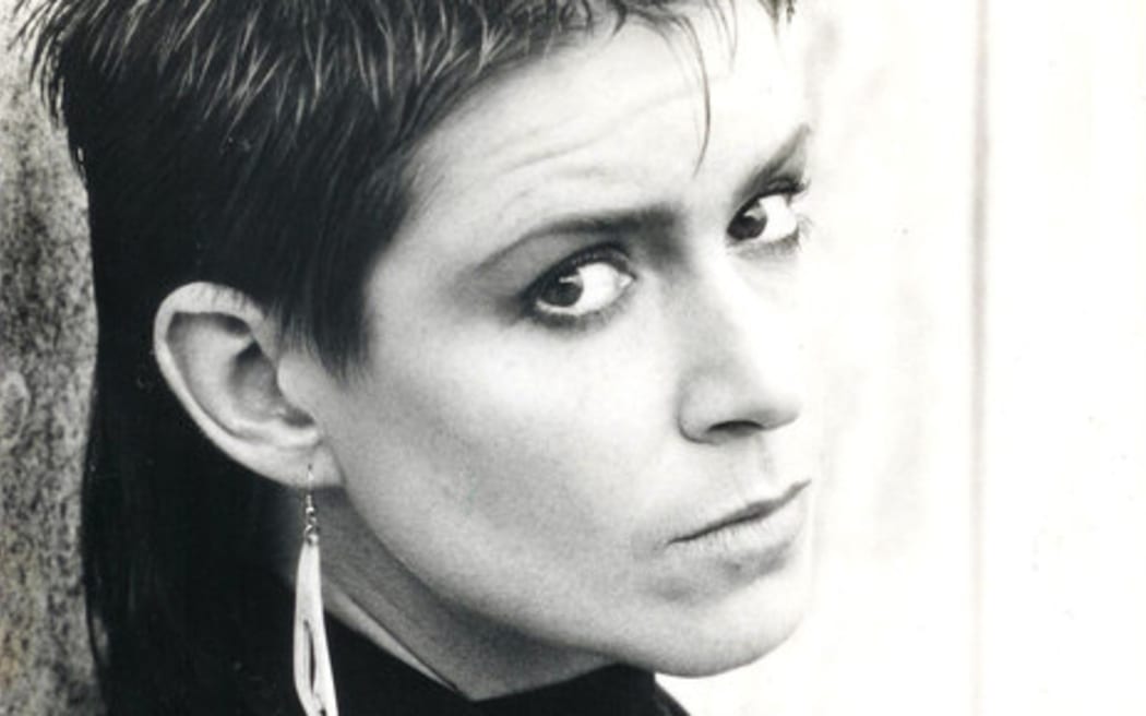 Shona Laing, 1987