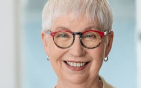 Head and shoulders photo of music writer Elizabeth Kerr.