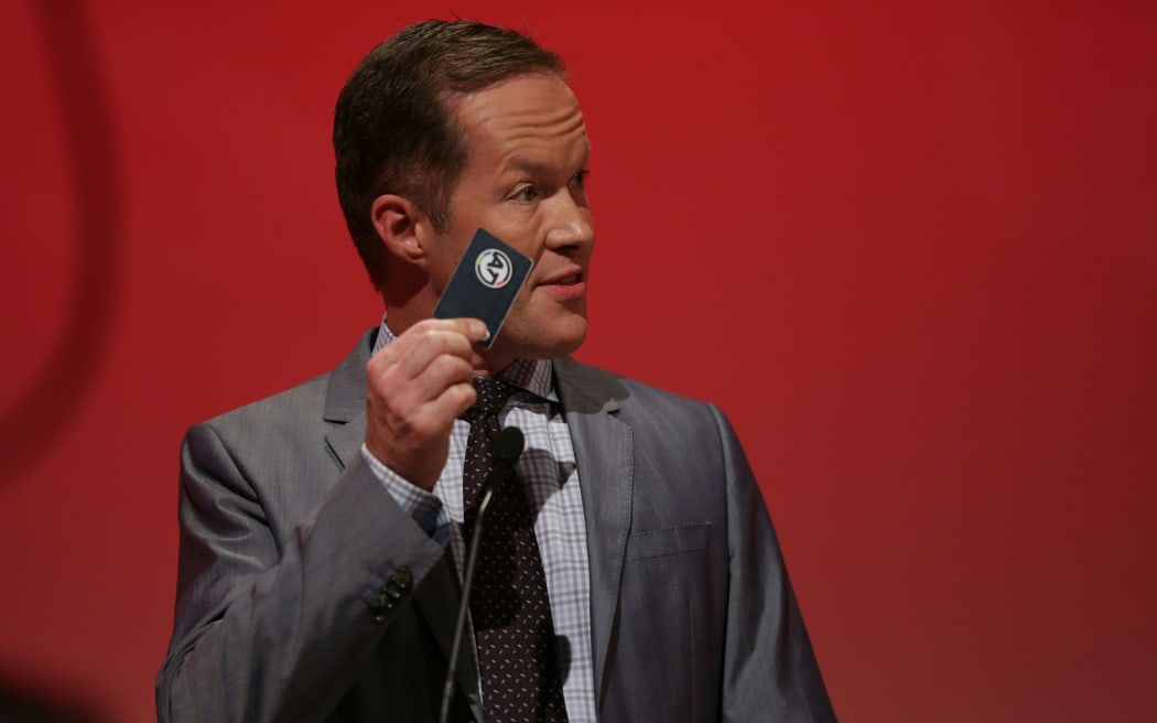 Mark Thomas with his Hop card.