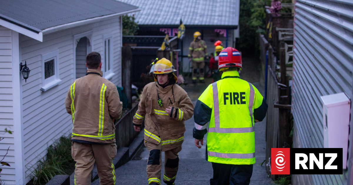 Elderly, blind residents carried from flooded Wellington home