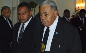 Former Fiji president Josefa Iliilo (R)