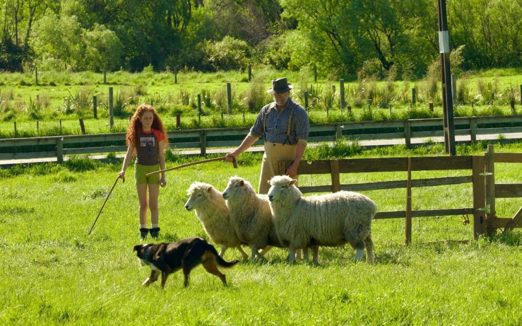 First look on set of A Dog's Show with Unaiki Stephens-Jones (Lucy) and Graham McTavish (Jack).
