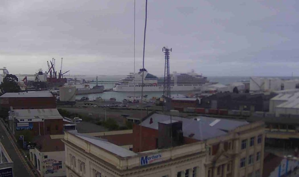 The Seabourn Encore has come free of its moorings at the Port of Timaru.
