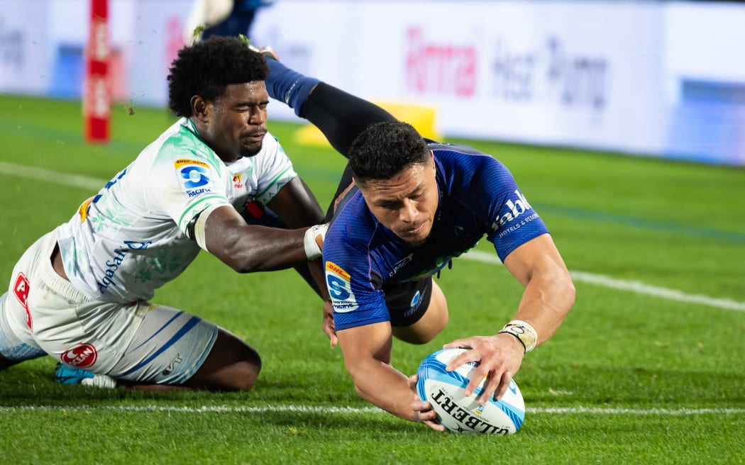 Blues Caleb Clarke scores a try during the Super Rugby Paciﬁc Quarter Final - Blues v Fijian Drua at Eden Park, Auckland   08  June  2024       Photo: Brett Phibbs / www.photosport.nz