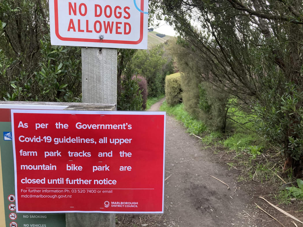 The Marlborough District Council has to take down signs it made last year which wrongly state walkers are not allowed in the upper Wither Hills.