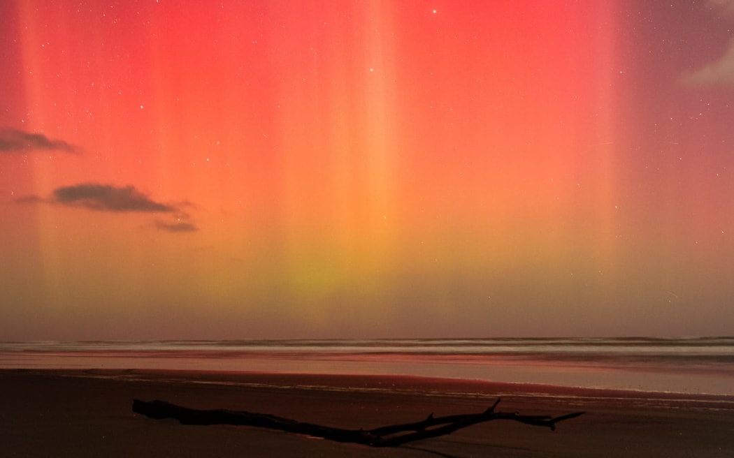 An image of the aurora australis taken from Karioitahi Beach, south of Auckland on 11 October. SINGLE USE ON LY