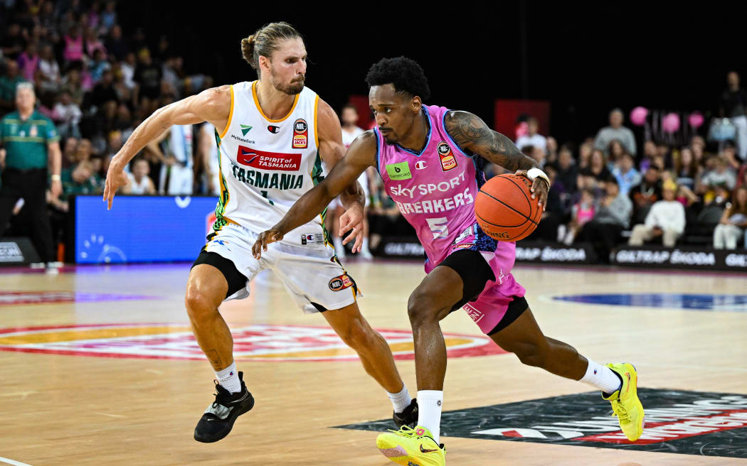 Barry Brown Jr top scored for the Breakers in game two of the ANBL semi-final series.